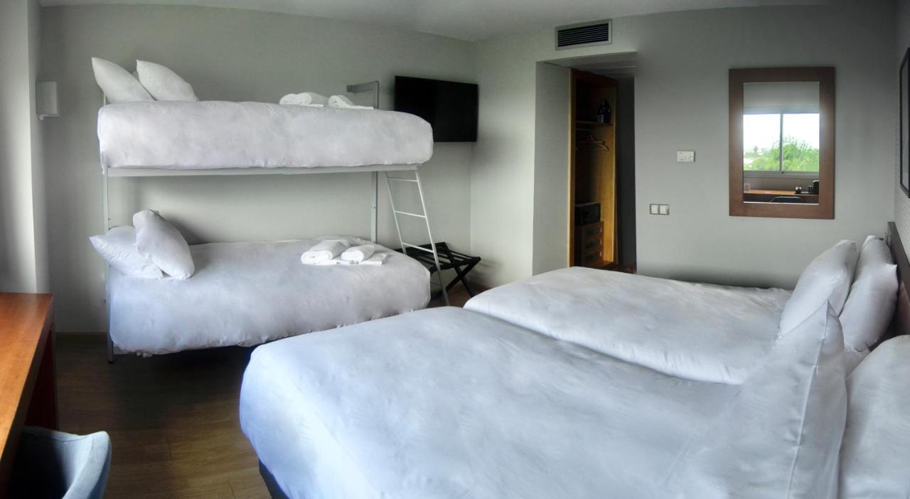 Ramada By Wyndham Valencia Hotel