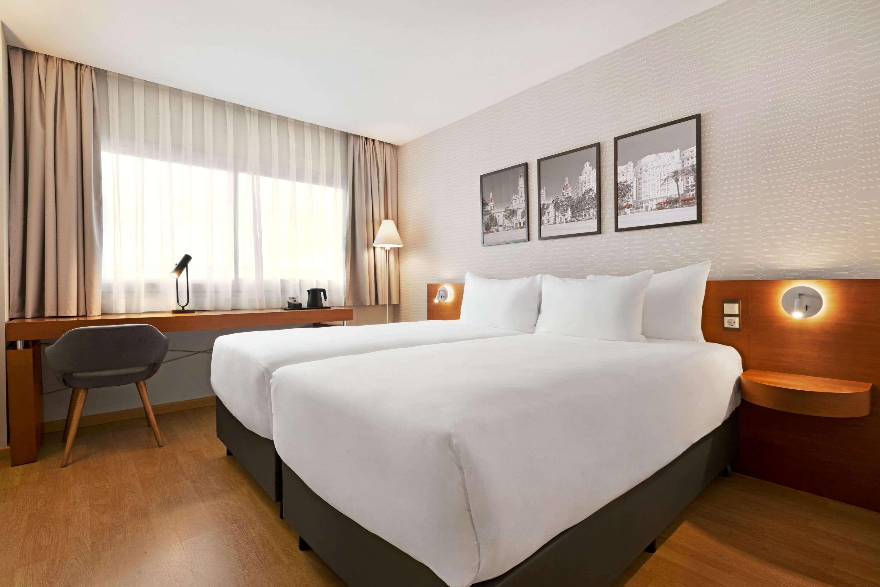 Ramada By Wyndham Valencia Hotel 3*
