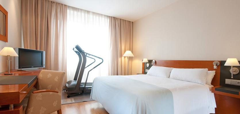 Hotel Ramada By Wyndham Valencia 3*