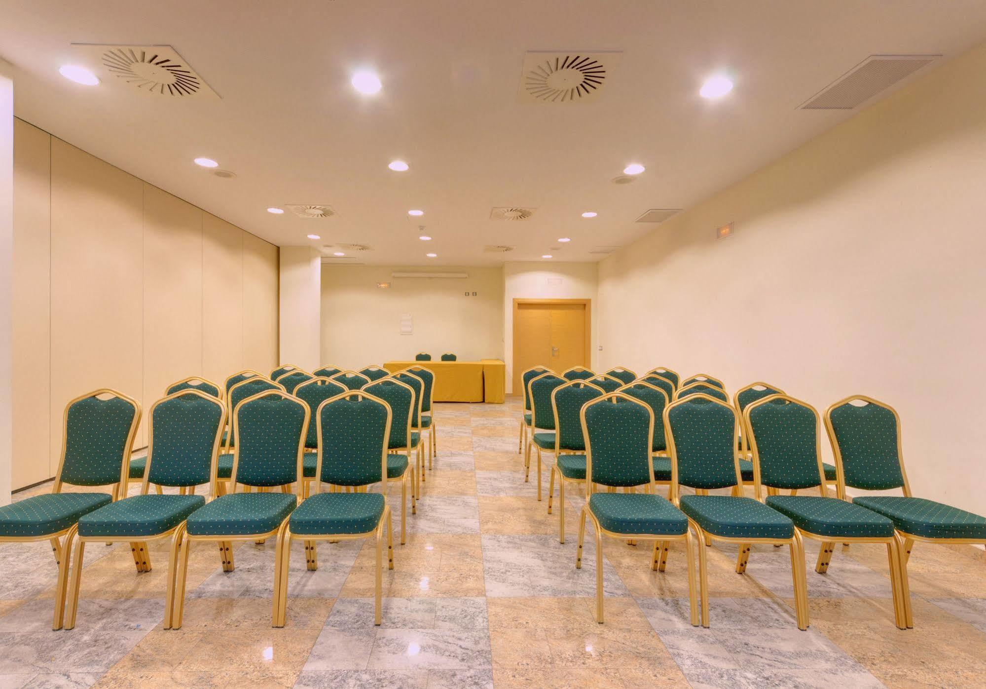 Ramada By Wyndham Valencia Hotel