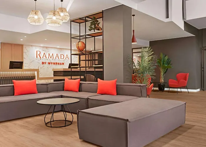 Ramada By Wyndham Valencia Almussafes