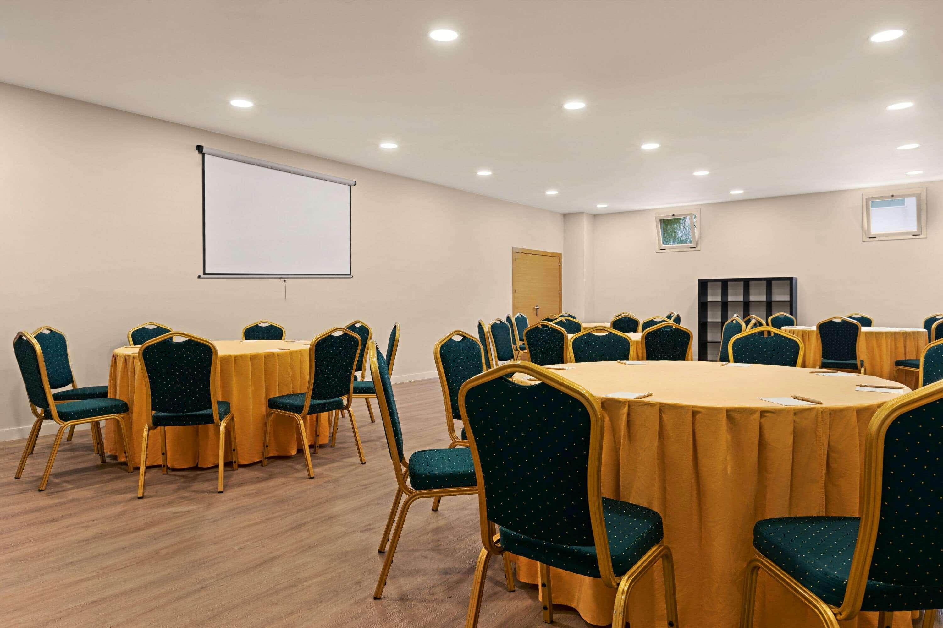 Ramada By Wyndham Valencia Hotel