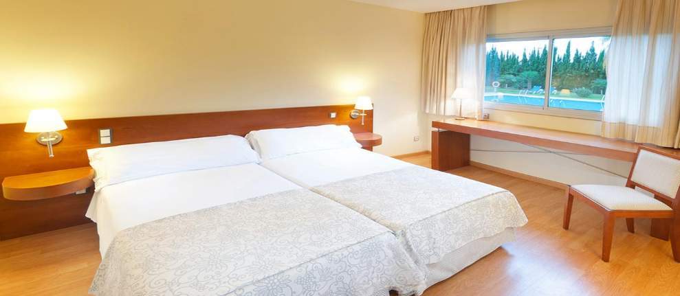 Ramada By Wyndham Valencia 3*